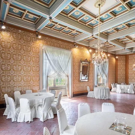 מלון Relais Del Castello Di 4*