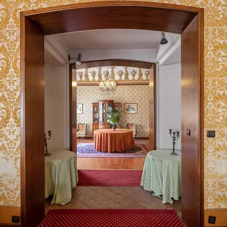 מלון Relais Del Castello Di 4*