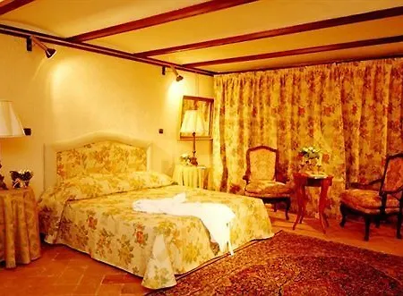 Relais Del Castello Di Hotel